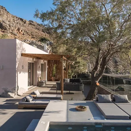 Villa Isla House, A Timeless Retreat, By Thinkvilla Damnoni